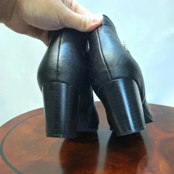 Style & Co. Ankle Boots Heels Womens Black Leather Side Zipper SNC Masrina 9.5M - Picture 7 of 16
